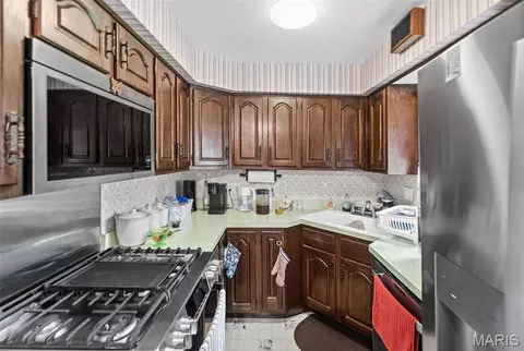 Kitchen - 156 Crest Haven Dr, Belleville, IL 62221 photo 1 of 3