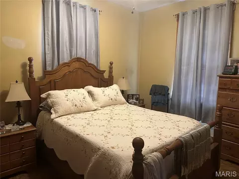 Bedroom - 104 W Jasper St, Steeleville, IL 62288 photo 3 of 3