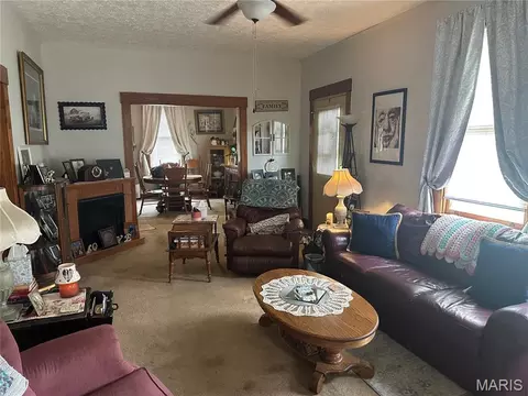 Living - 104 W Jasper St, Steeleville, IL 62288 photo 1 of 1
