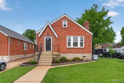 5701 Pernod Ave, Saint Louis, MO 63139