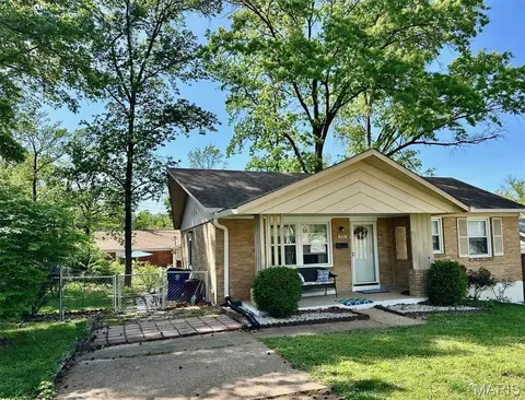 8551 Elsa Ave, Affton, MO 63123