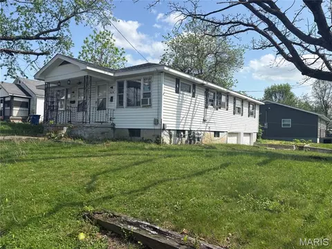 307 W 7th St, Salem, MO 65560