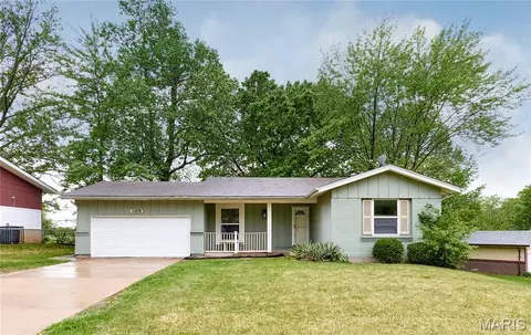 11879 Galba Dr, Florissant, MO 63033