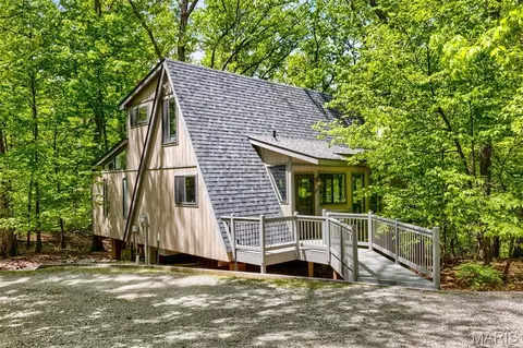 1716 Sonnenblick Dr, Innsbrook, MO 63390