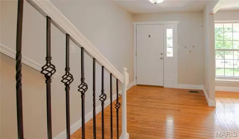 Entry Way - 3 Oak Mill Ct, Imperial, MO 63052 photo 2 of 3