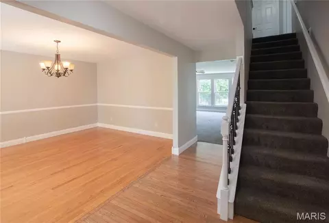 Entry Way - 3 Oak Mill Ct, Imperial, MO 63052 photo 1 of 3
