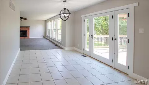 Living - 3 Oak Mill Ct, Imperial, MO 63052 photo 3 of 5