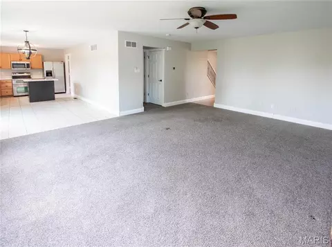 Living - 3 Oak Mill Ct, Imperial, MO 63052 photo 4 of 5