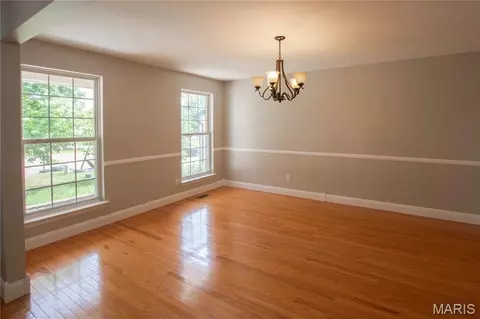 Living - 3 Oak Mill Ct, Imperial, MO 63052 photo 1 of 5