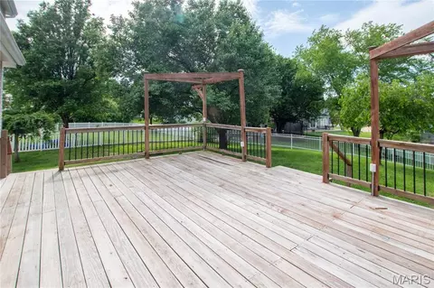 Exterior - 3 Oak Mill Ct, Imperial, MO 63052 photo 4 of 5
