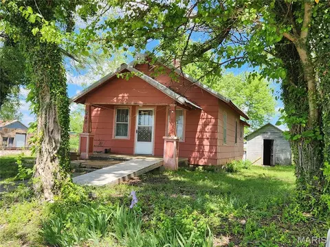 448 Armstrong Ave, Stoutland, MO 65567