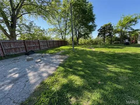 1702 Willow Dr, Pevely, MO 63070 photo 3