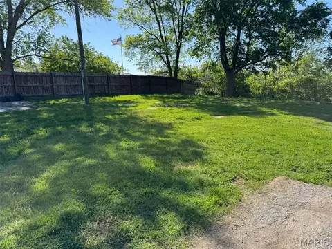 1702 Willow Dr, Pevely, MO 63070 photo 2