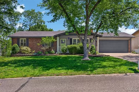 1122 King Carey Dr, Saint Louis, MO 63146