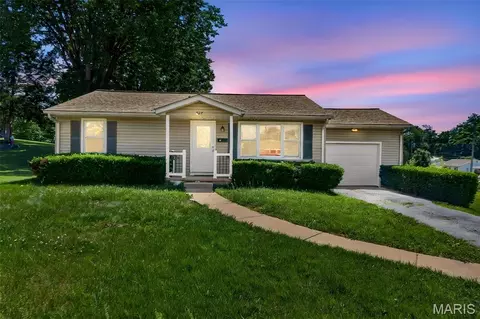 204 Sunshine Dr, Festus, MO 63028