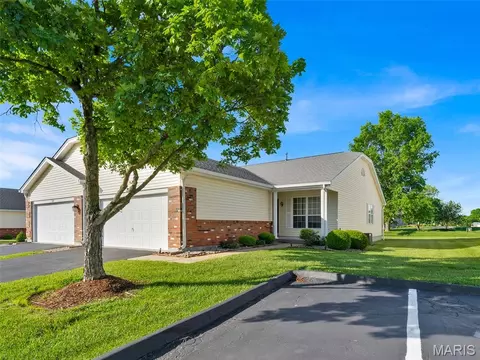 16005 Rose Wreath Ln, Florissant, MO 63034