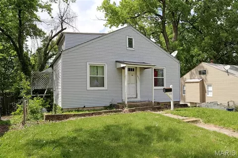 3551 Saint Christopher Ln, Saint Ann, MO 63074