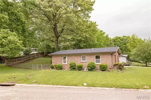 Exterior - 415 Montbrook Dr, O'fallon, MO 63366 photo 7 of 8