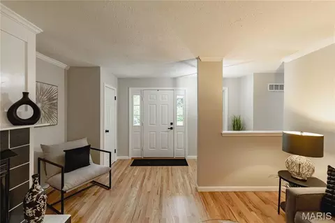 Entry Way - 415 Montbrook Dr, O'fallon, MO 63366 photo 2 of 2