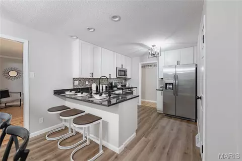 Kitchen - 415 Montbrook Dr, O'fallon, MO 63366 photo 2 of 5
