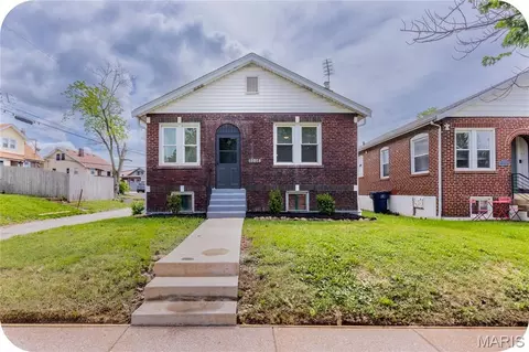 5962 S Cuba Ct, Saint Louis, MO 63139
