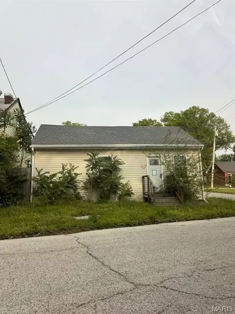 520 Freeburg Ave, Belleville, IL 62220