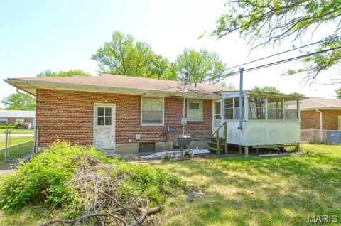 Exterior - 247 Royce Dr, Ferguson, MO 63135 photo 2 of 3