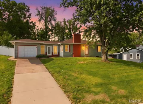 1206 N 5th St, Festus, MO 63028