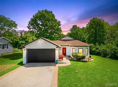 612 Airway Dr, Fulton, MO 65251