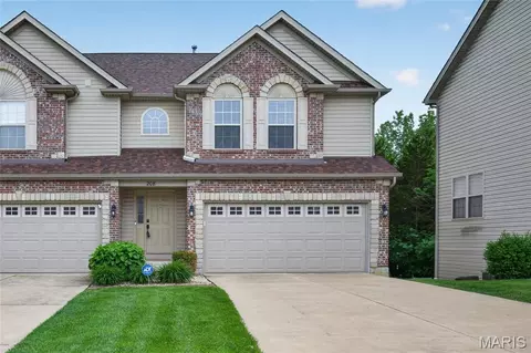 208 Prominence Ln, Lake Saint Louis, MO 63367