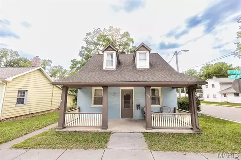 223 N Jefferson St, Mascoutah, IL 62258