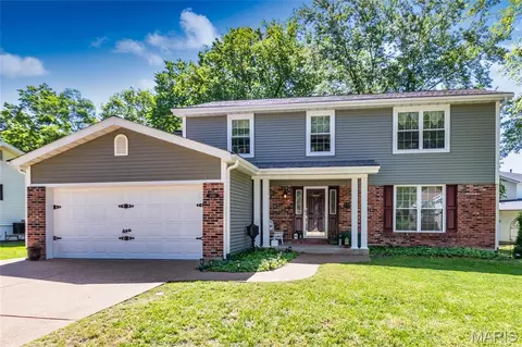 6564 Suson Woods Dr, Saint Louis, MO 63128