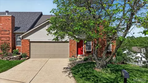 2401 Balaji Ct, Ballwin, MO 63011