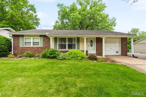 309 Dogwood Ln, Fairview Heights, IL 62208