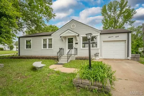 1140 Nectar Dr, Saint Louis, MO 63137