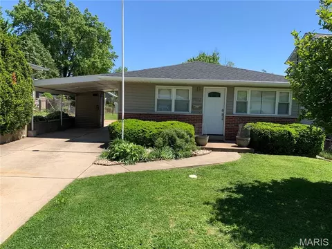 7932 Kingwood St, Affton, MO 63123