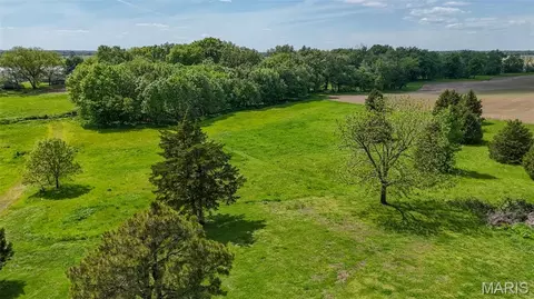 105 Roy Rd, Vergennes, IL 62994
