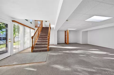 Living - 23 Bridgeway Ct, O'fallon, MO 63368 photo 11 of 11
