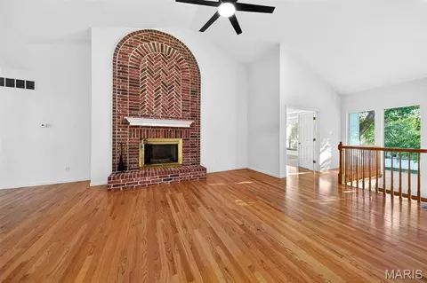 Living - 23 Bridgeway Ct, O'fallon, MO 63368 photo 4 of 11
