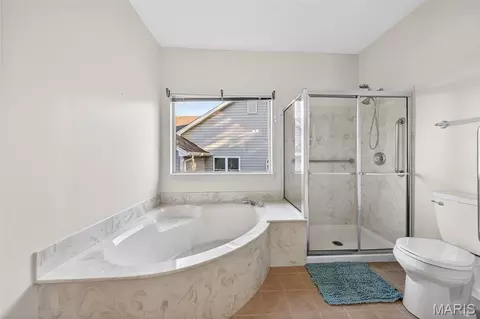Bath - 23 Bridgeway Ct, O'fallon, MO 63368 photo 2 of 3