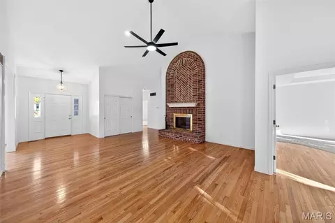 Living - 23 Bridgeway Ct, O'fallon, MO 63368 photo 3 of 11
