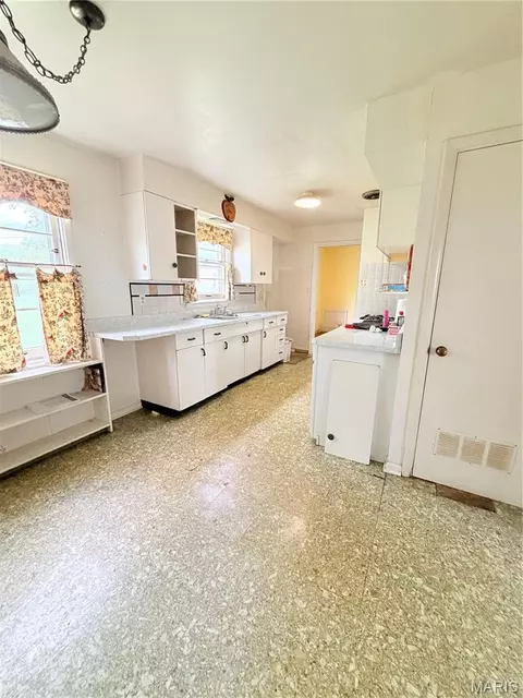 Kitchen - 6 Elm Tree Terrace Ter, Mexico, MO 65265 photo 1 of 2