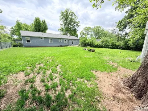 Exterior - 6 Elm Tree Terrace Ter, Mexico, MO 65265 photo 2 of 5