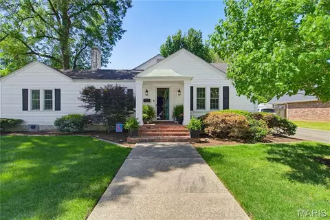 805 Sikes Ave, Sikeston, MO 63801