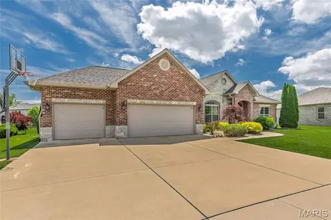 Exterior - 8422 Treybrooke Pl, O'fallon, IL 62269 photo 4 of 12