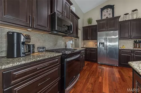 Kitchen - 8422 Treybrooke Pl, O'fallon, IL 62269 photo 3 of 5