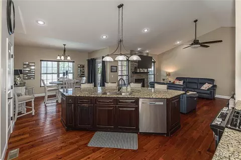 Kitchen - 8422 Treybrooke Pl, O'fallon, IL 62269 photo 4 of 5