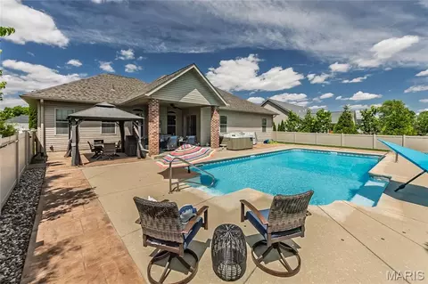 Exterior - 8422 Treybrooke Pl, O'fallon, IL 62269 photo 8 of 12
