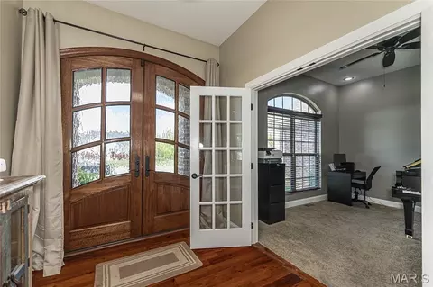Entry Way - 8422 Treybrooke Pl, O'fallon, IL 62269 photo 2 of 3