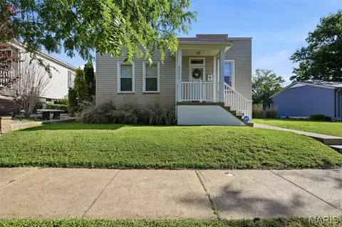 4955 Nagel Ave, Saint Louis, MO 63109